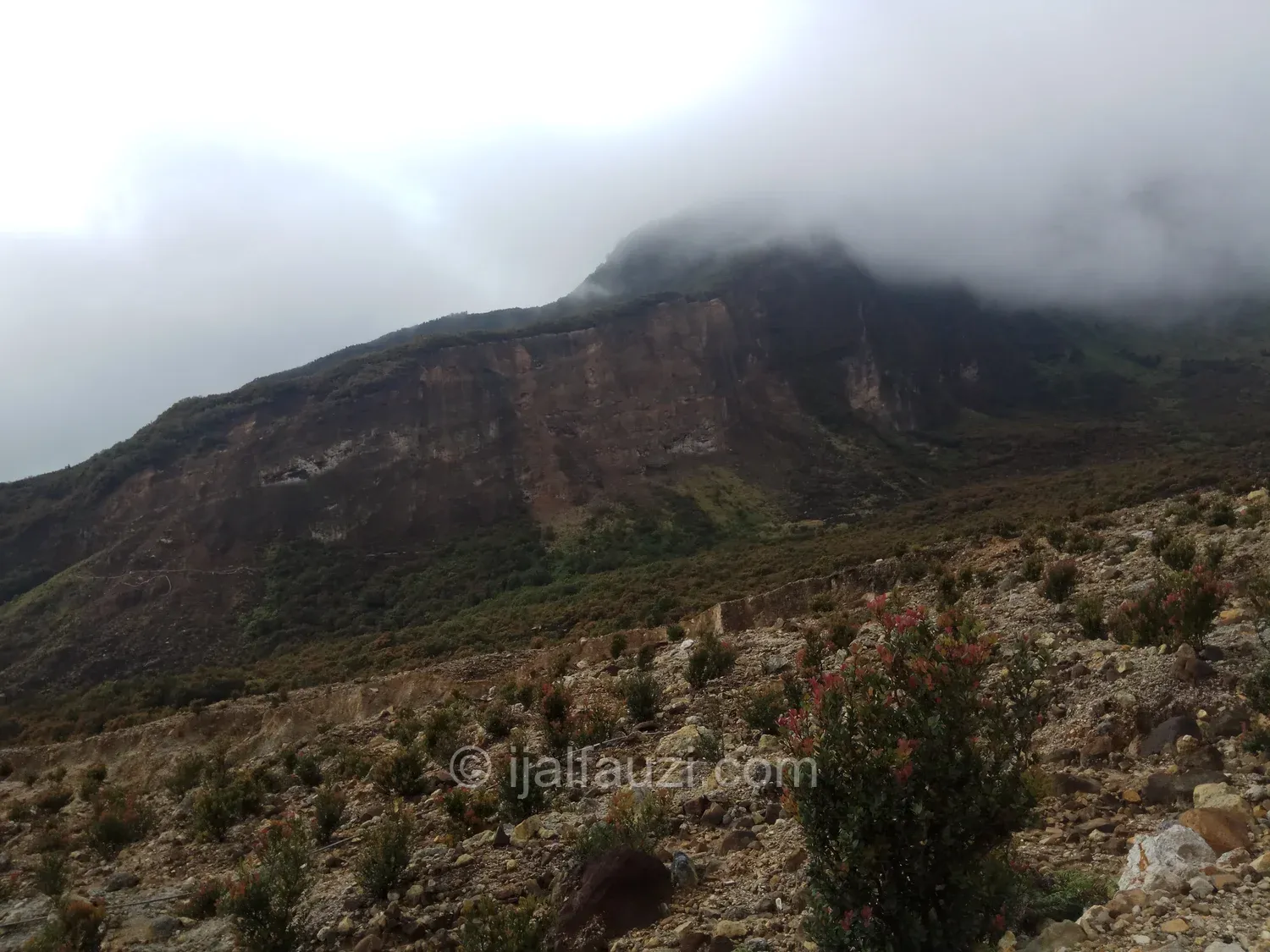 Fun Hiking to Papandayan
