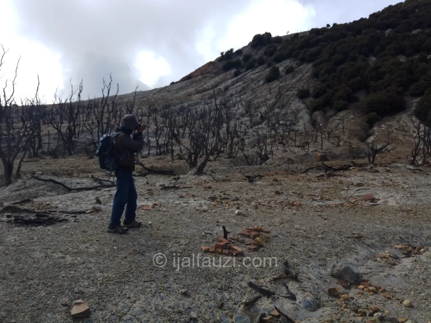 Fun Hiking to Papandayan