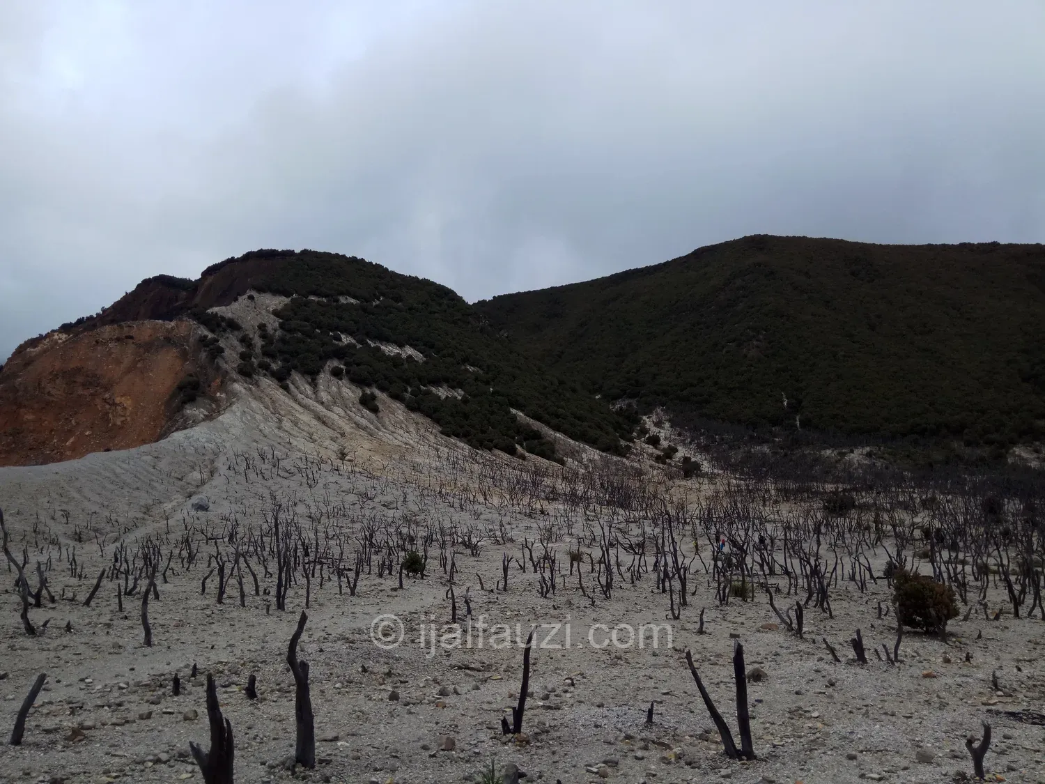 Fun Hiking to Papandayan