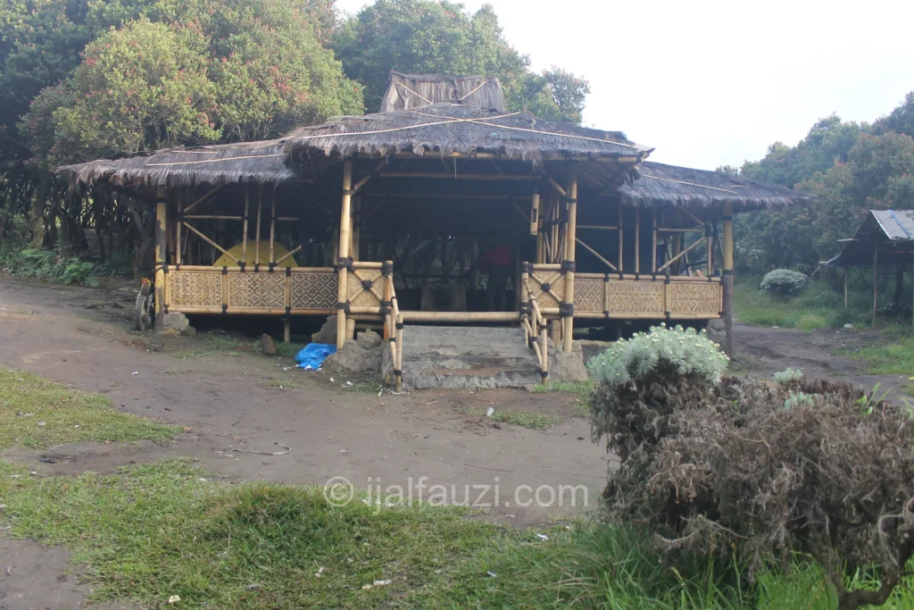 Fun Hiking to Papandayan