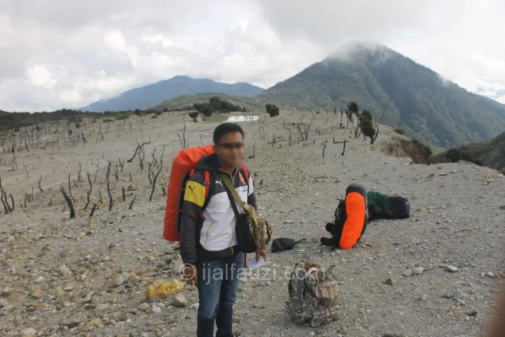 Fun Hiking to Papandayan