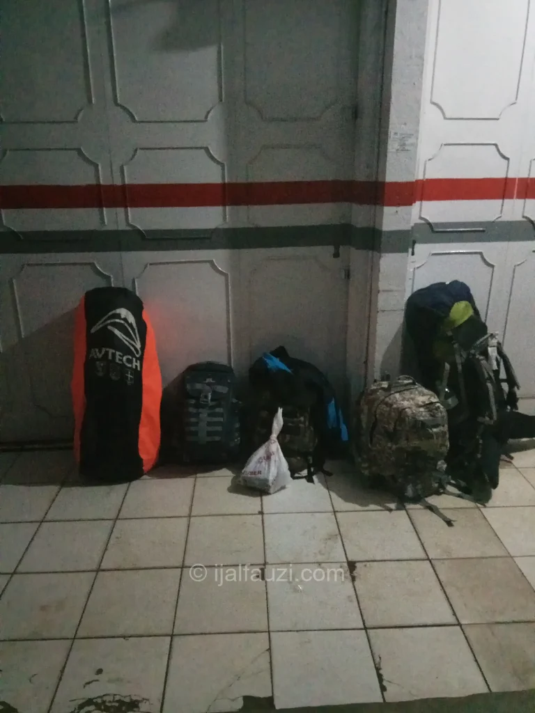 Fun Hiking to Papandayan