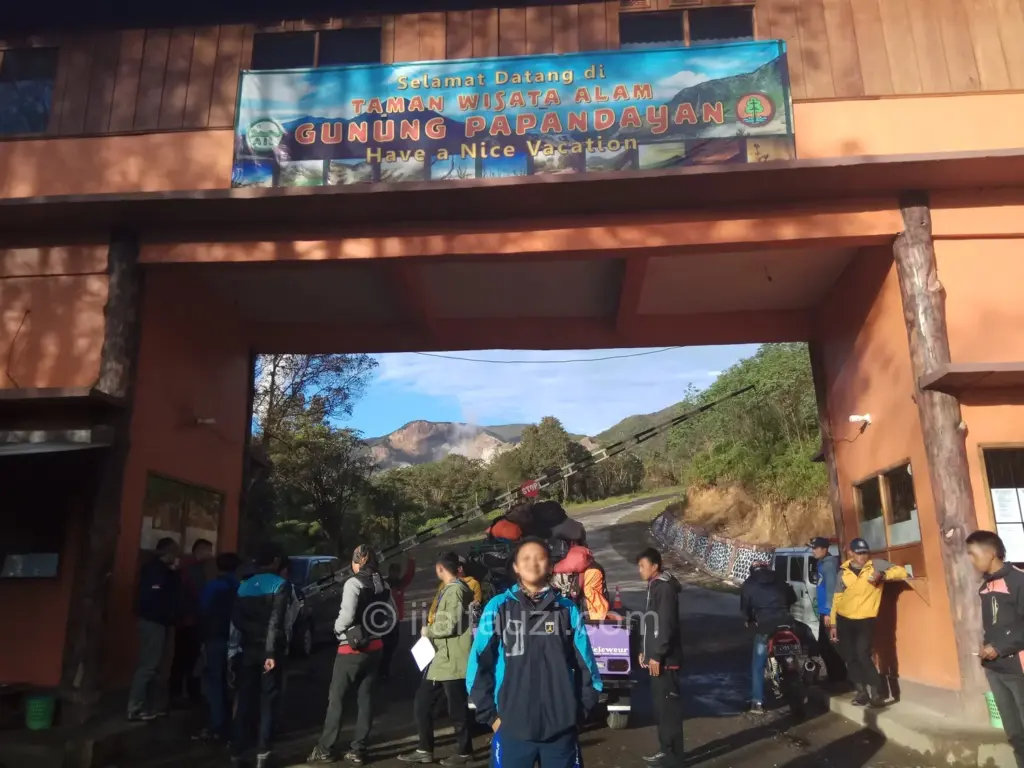 Fun Hiking to Papandayan