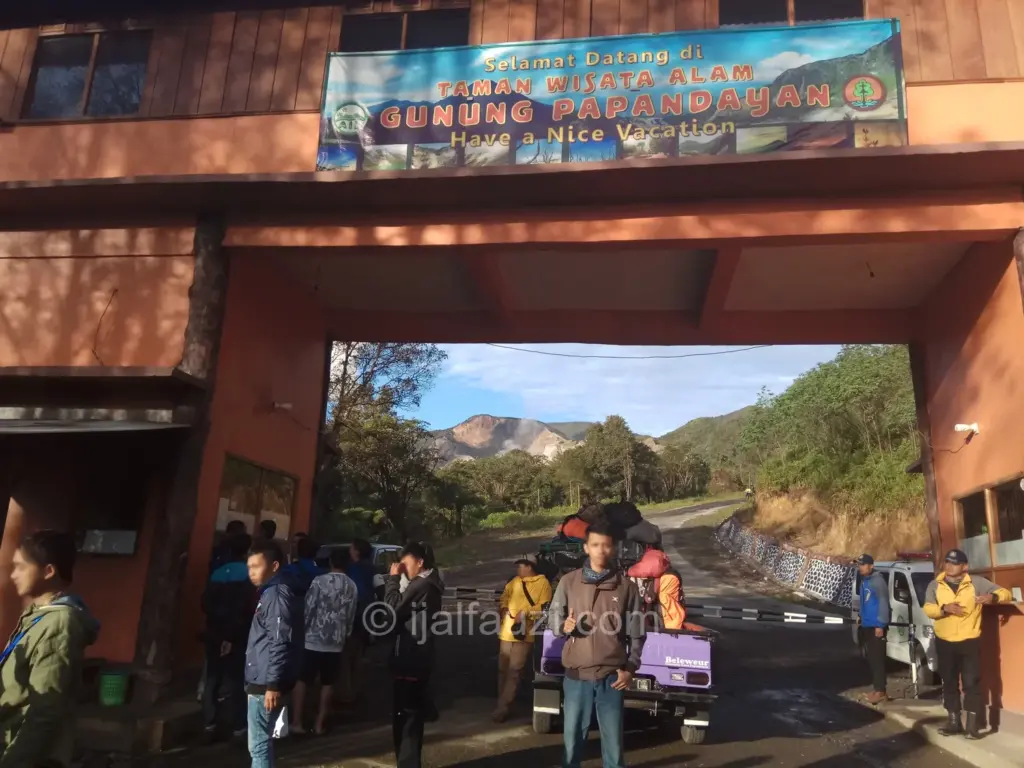 Fun Hiking to Papandayan