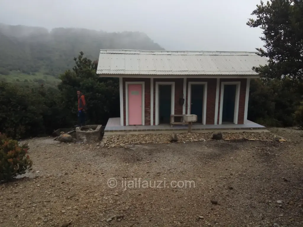 Fun Hiking to Papandayan
