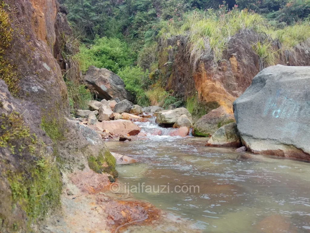 Fun Hiking to Papandayan