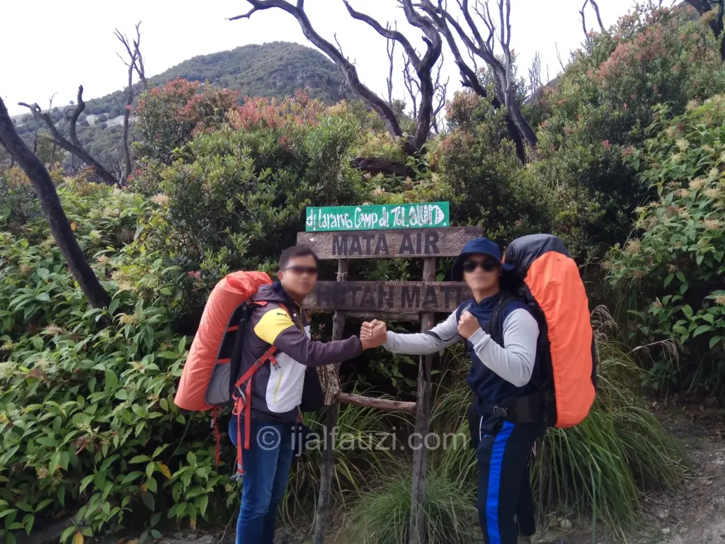 Fun Hiking to Papandayan