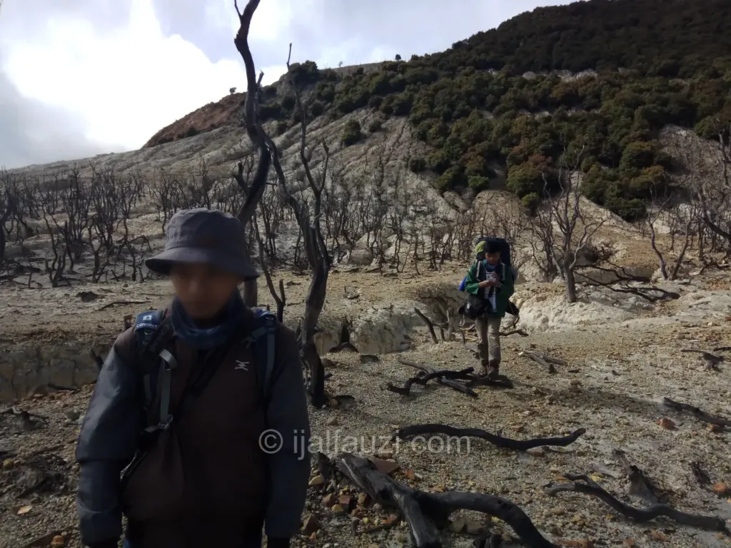 Fun Hiking to Papandayan