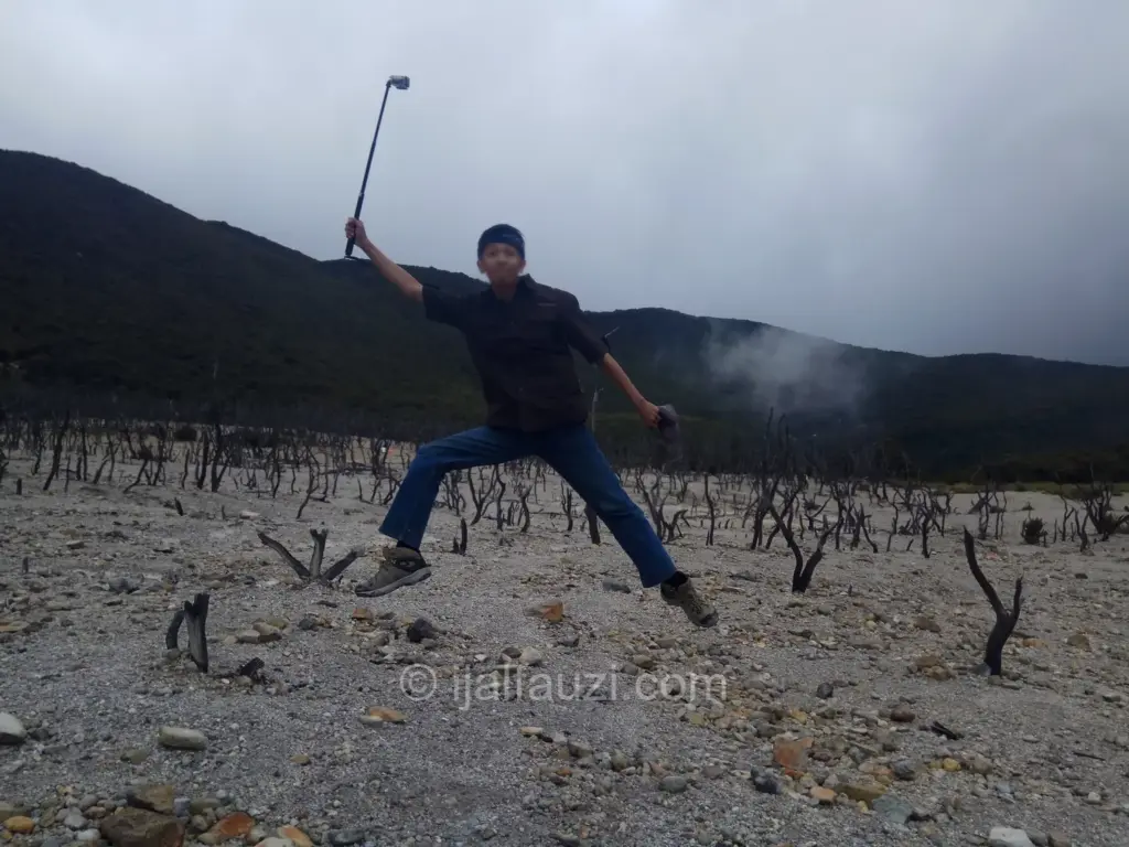 Fun Hiking to Papandayan