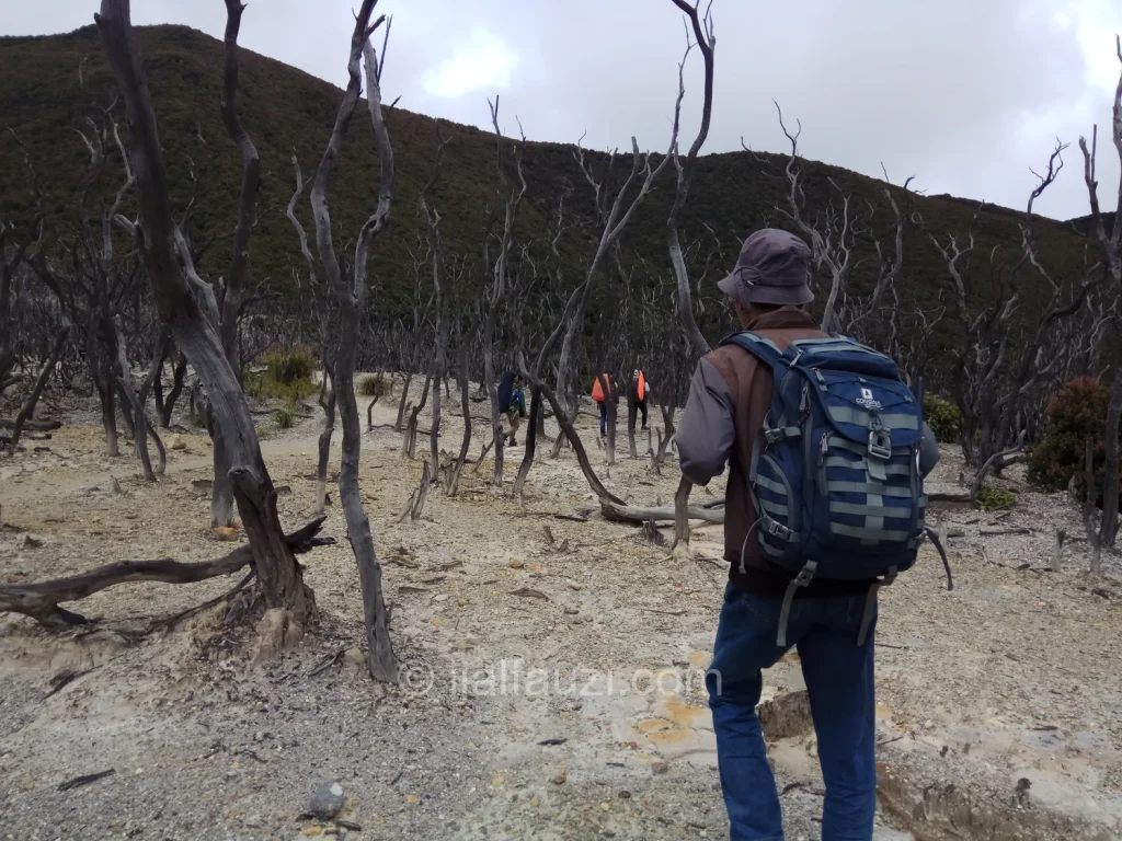 Fun Hiking to Papandayan